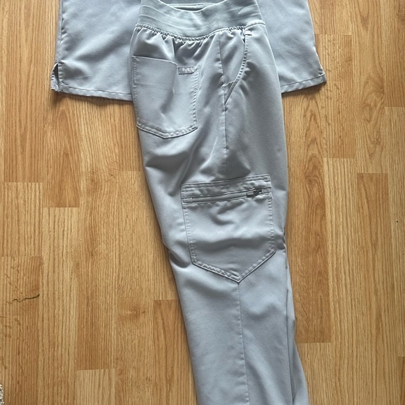 Figs grey color - Picture 4 of 6